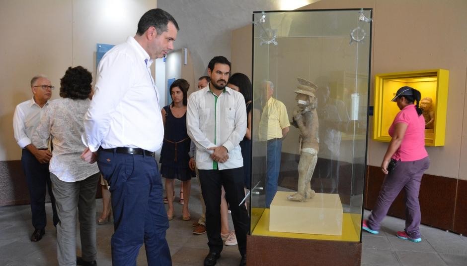 Ordes e Veracruz analizan a posible creación do premio Isabel Zendal