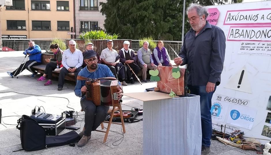 Monicreques e música na alameda para pechar o programa do Día das Letras Galegas