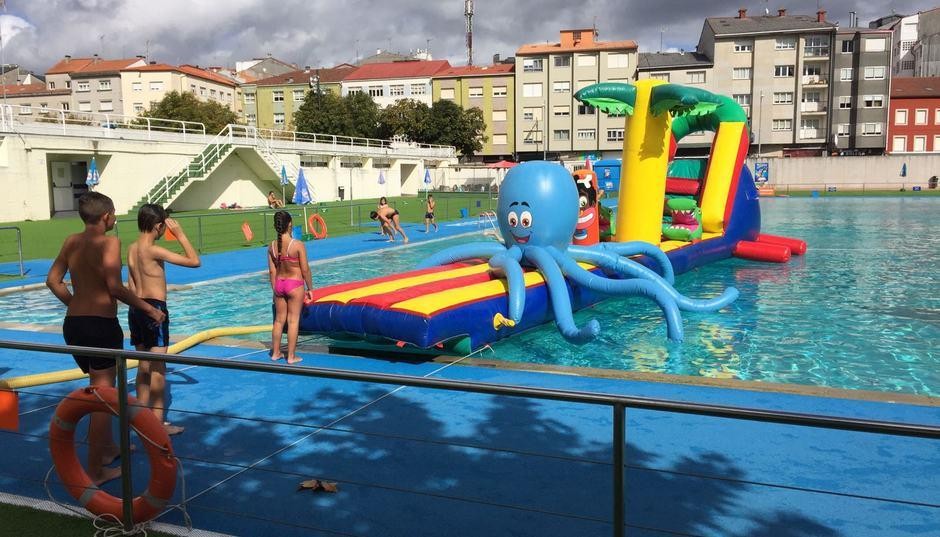 Festa de clausura na piscina do Muíño