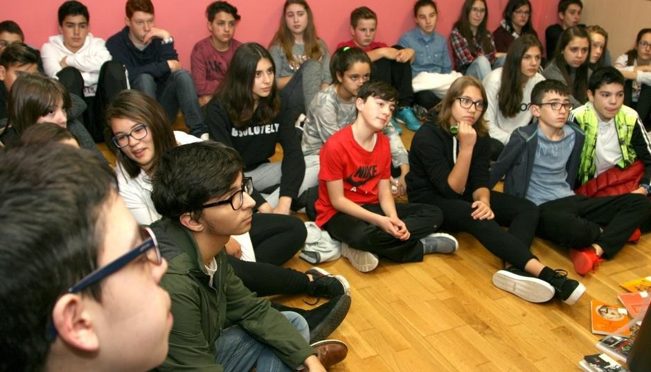Lendas e supersticións para o alumnado do Maruxa Mallo na biblioteca de Ordes