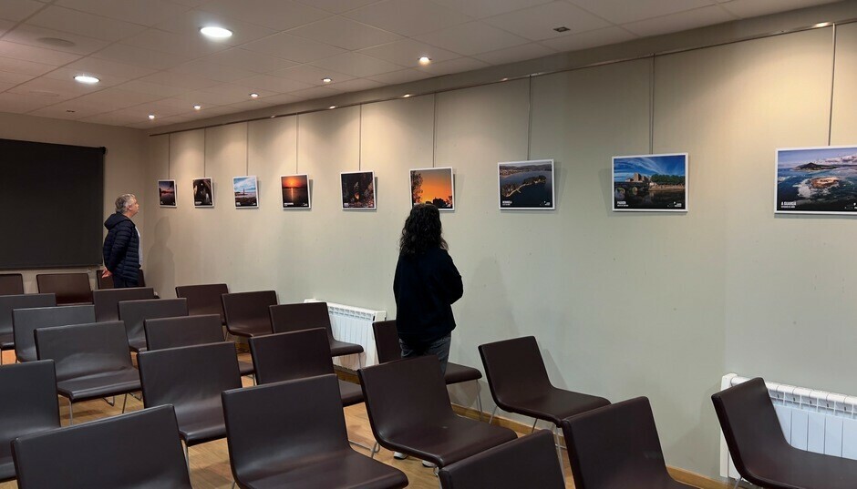 El Museo do Traxe Juan José Linares acoge la exposición fotográfica ‘100 Lugares Máxicos do Camiño’