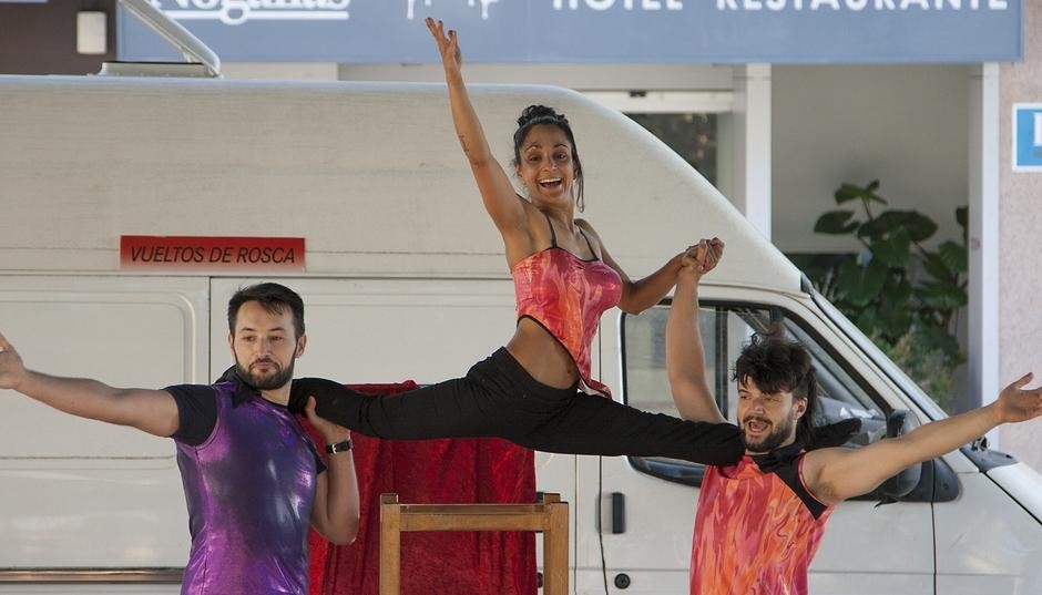 Baile, acrobacias, equilibrio e humor danse a man en Ordes