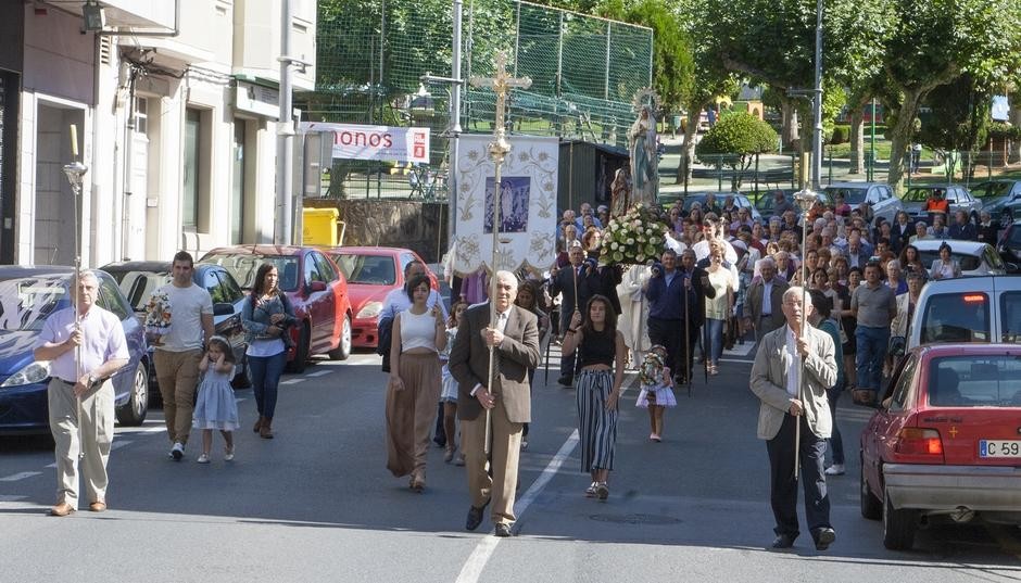 O Recreo saca en procesión á Virxe de Lurdes