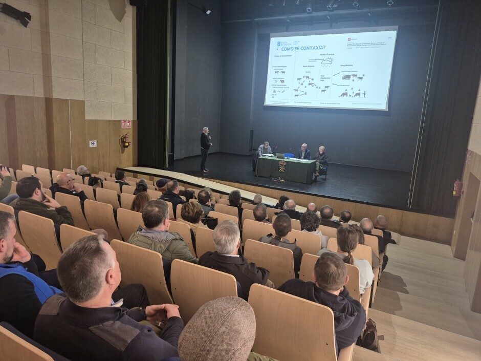 O director de Gandería, Agricultura e Industrias Agroalimentarias participa na charla sobre a dermatose nodular contaxiosa celebrada hoxe en Ordes