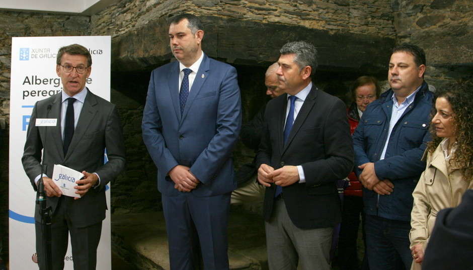 O presidente da Xunta de Galicia inaugura o novo albergue de Poulo