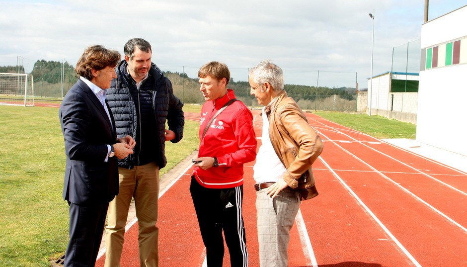  As pistas de atletismo en Ordes contará  cunha gaiola de lanzamento