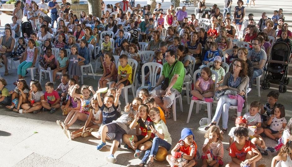 A fada Diana enche de fantasía a Alameda de Ordes
