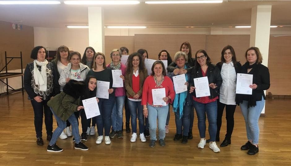 Clausurado o curso de atención sociosanitaria para persoas dependentes