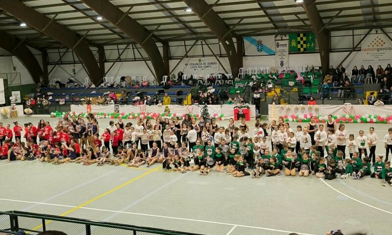 Máis de 200 nenos e nenas participan  na IV Gala Nadal de Patinaxe Artística