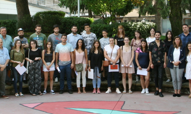 Encontro entre a directora xeral de Xuventude, Participación e Voluntariado e os bolseiros de Galeuropa