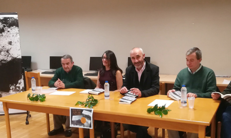 ‘Pico Sacro, ferido polo lóstrego e a lenda’  chega á biblioteca municipal de Ordes